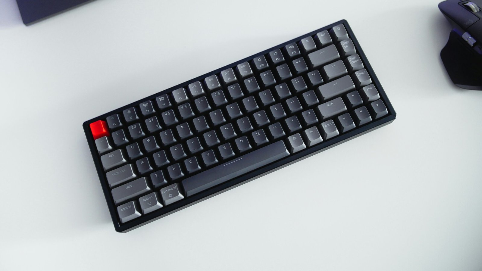 Teclado de computadora mecánico en primer plano